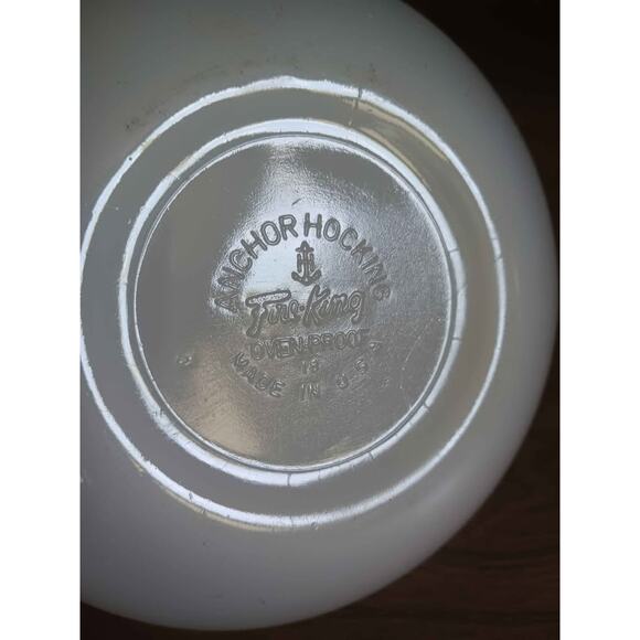 Vintage Anchor Hocking Fire King mushrooms milk glass bowl - Picture 7 of 8